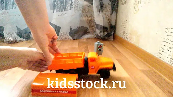 Аврийная машина Урал со светофором фирмы Авто по-русски - обзор машины